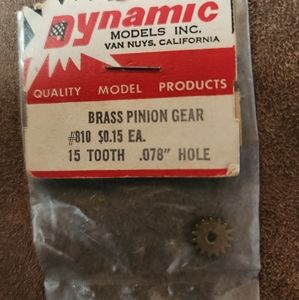 DYNAMIC MODELS INC. SLOT CAR RACING 810 Pinion gear